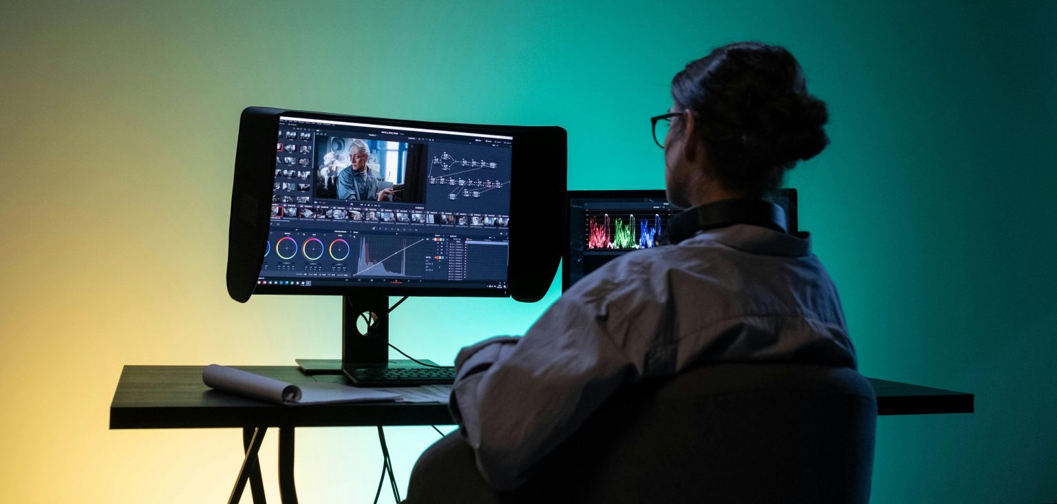 Top 5 Video Editing Software in 2025: An Editor's In-Depth Comparison 🎬